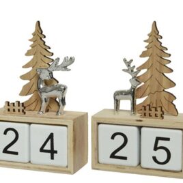 calendario avvento legno con albero e renna